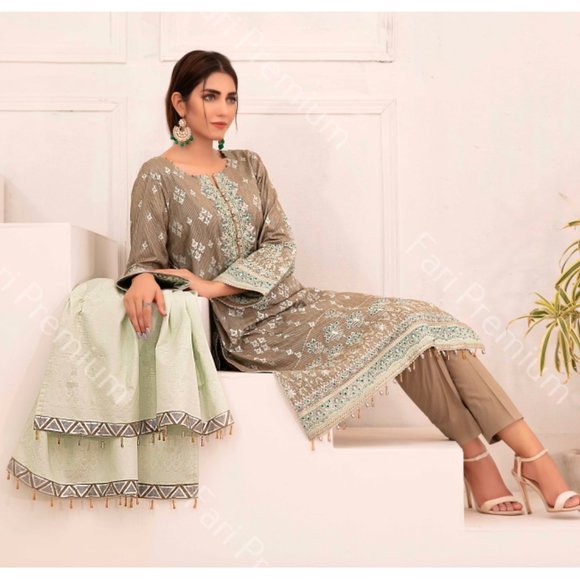 Large Pakistani Fancy Embroidered Jacquard Cotton Broshia Banarsi Shalwar Kameez - Picture 2 of 13